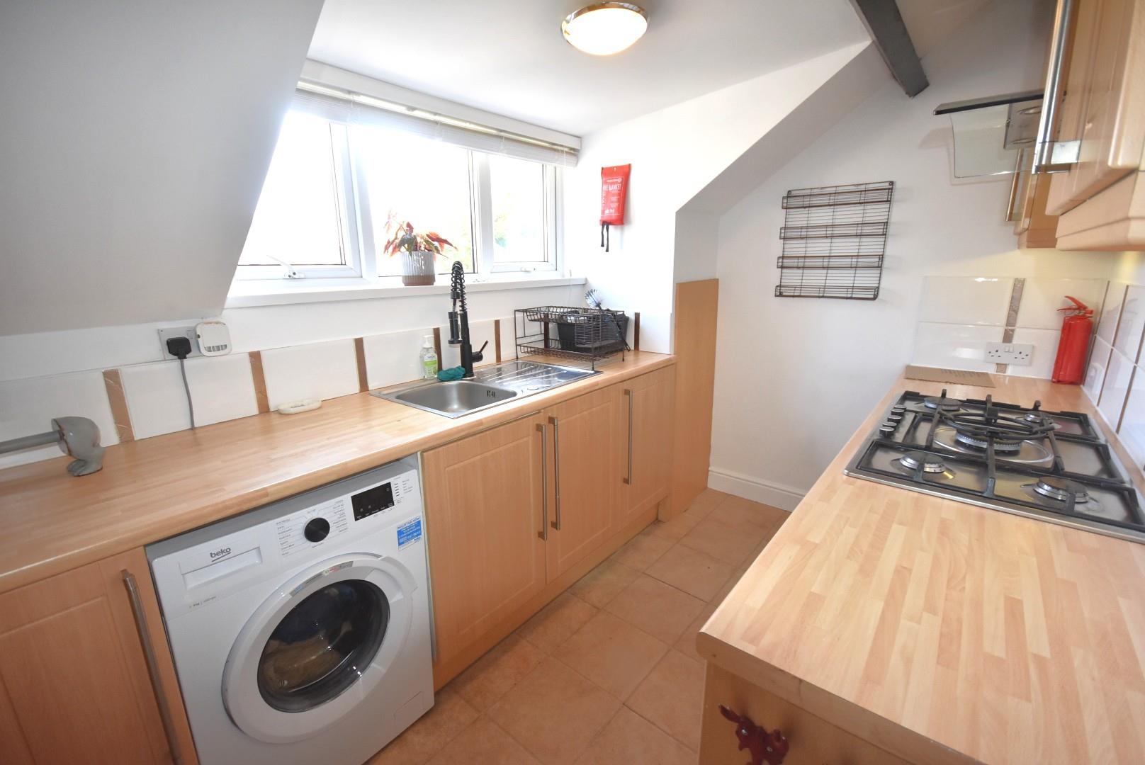 Second Floor Flat 27, Plymouth Road, Penarth, Vale Of Glamorgan, CF64 3DA
